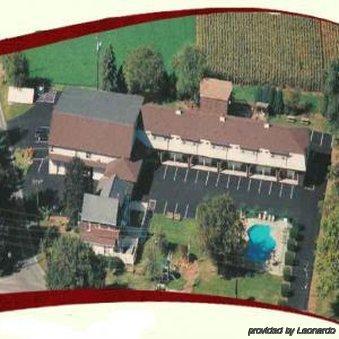 Cherry Lane Motor Inn Amish Country 롱크스 외부 사진