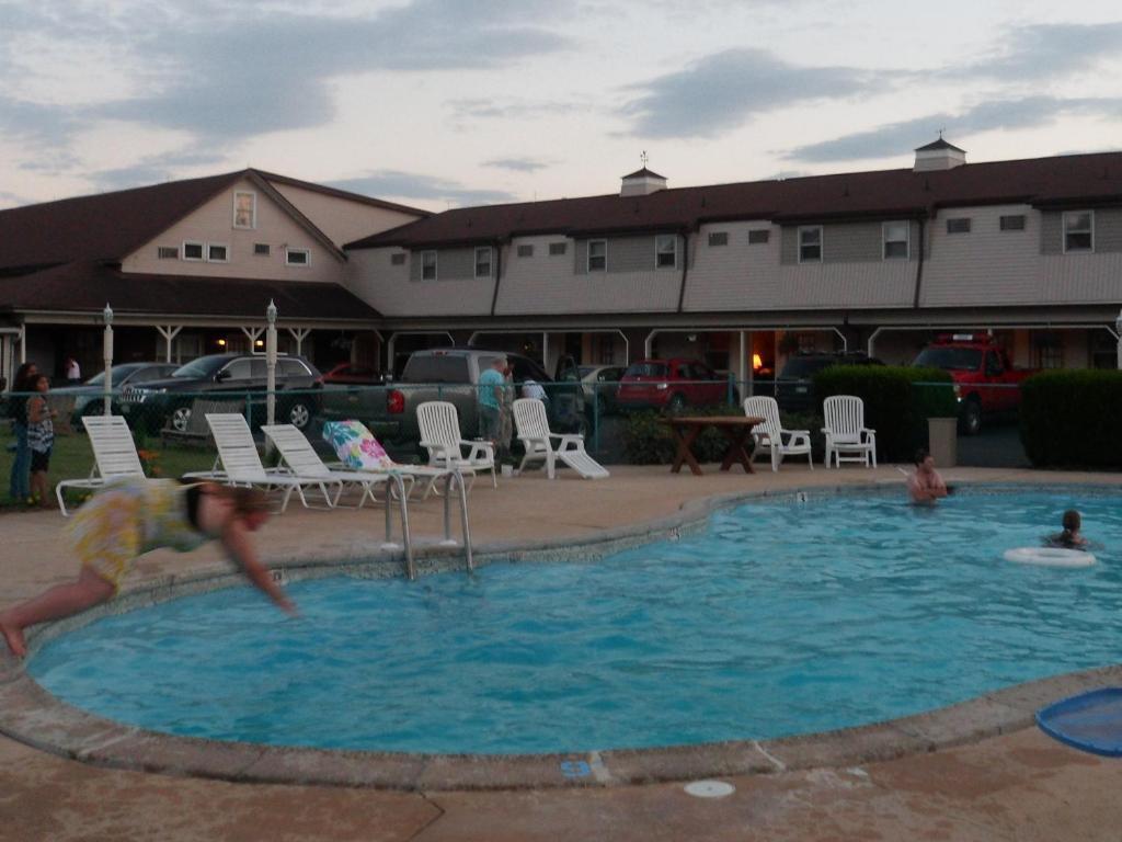 Cherry Lane Motor Inn Amish Country 롱크스 외부 사진