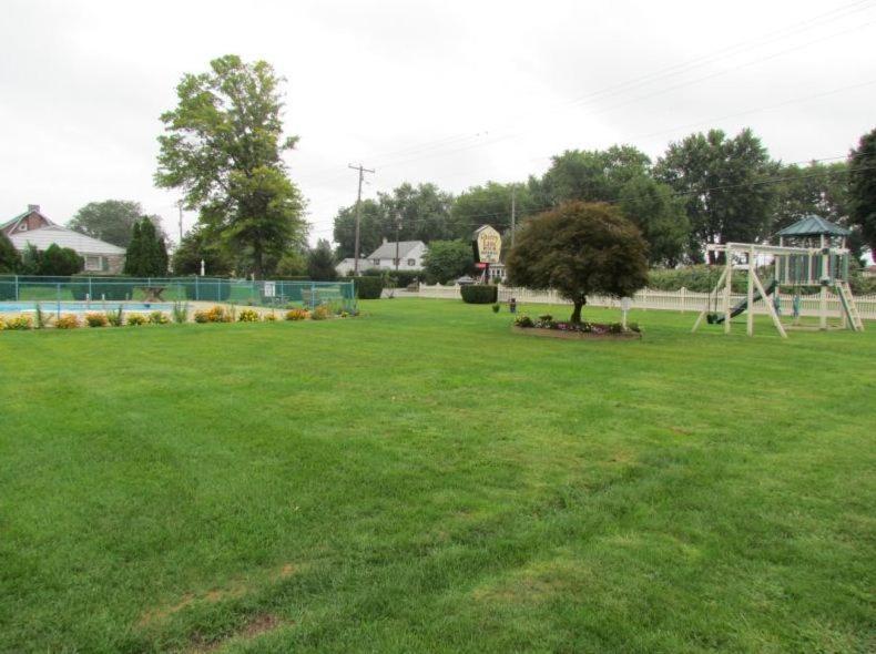 Cherry Lane Motor Inn Amish Country 롱크스 외부 사진