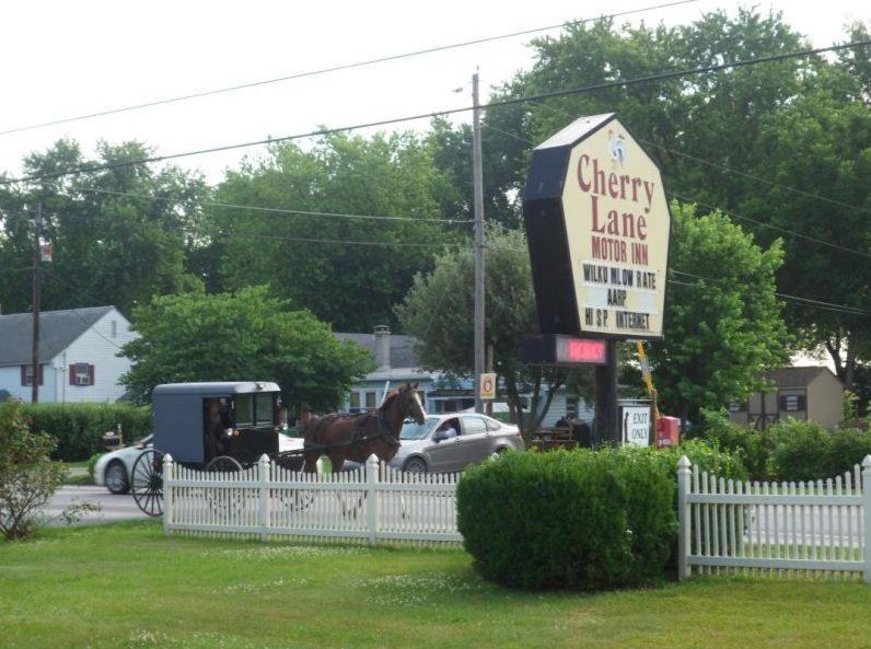Cherry Lane Motor Inn Amish Country 롱크스 외부 사진