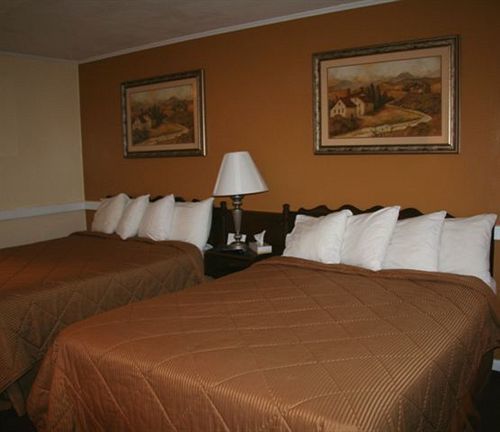 Cherry Lane Motor Inn Amish Country 롱크스 외부 사진